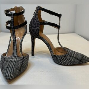 Jessica Simpson “Pyllah” Heels